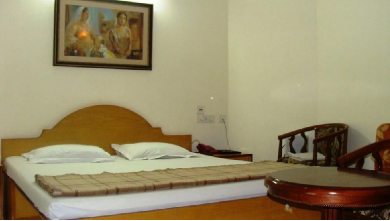 Madhuvan Hotel   Best hotel in Dausa | Super Deluxe (Single)